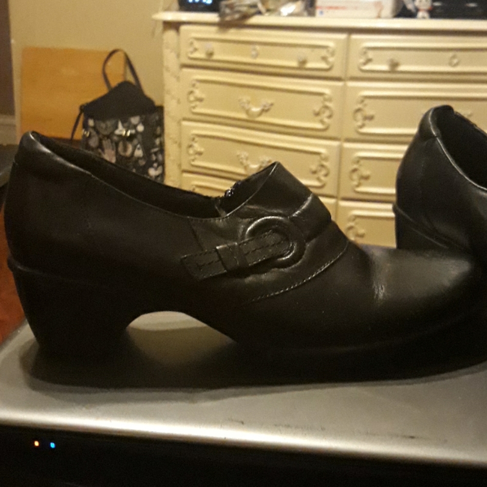 Clark's shoes sz 10 leather